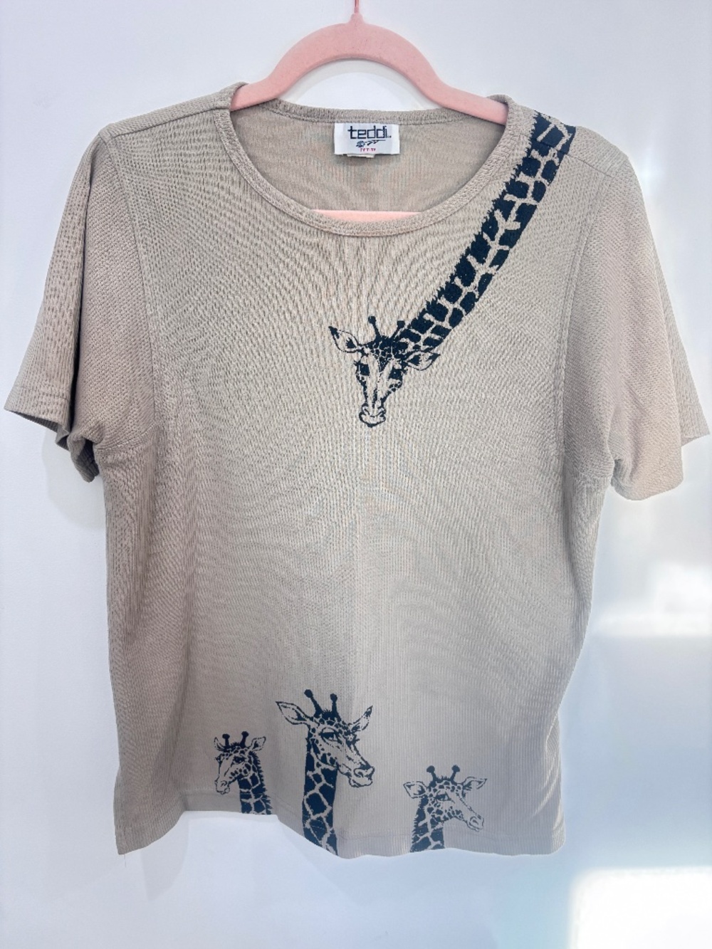 Teddi Tan Ribbed Giraffe Graphic Top Black Animal Print Short Sleeve S/M